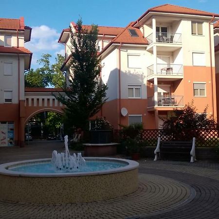 Samuci Apartman Hajduszoboszlo Luaran gambar