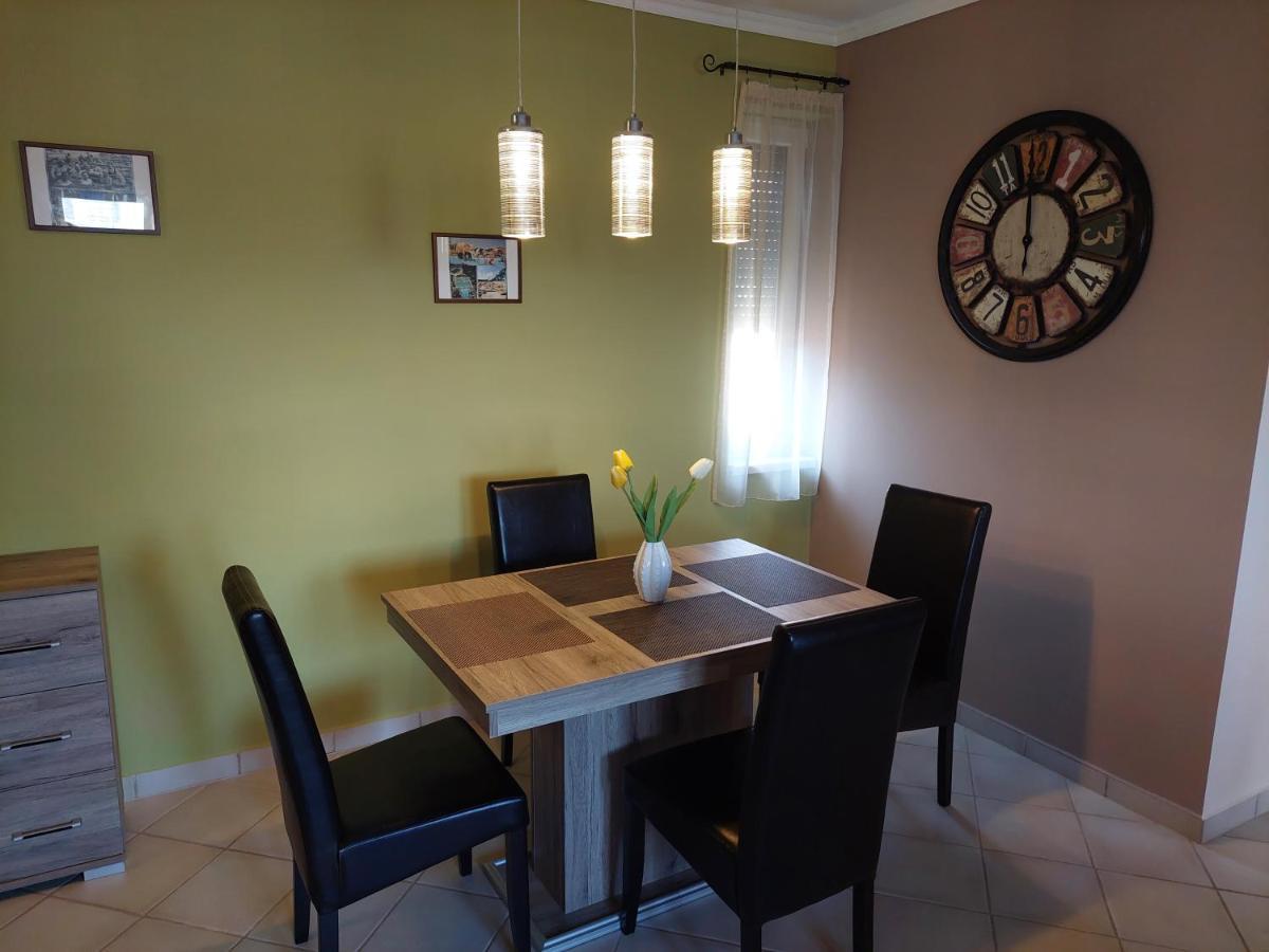 Samuci Apartman Hajduszoboszlo Luaran gambar