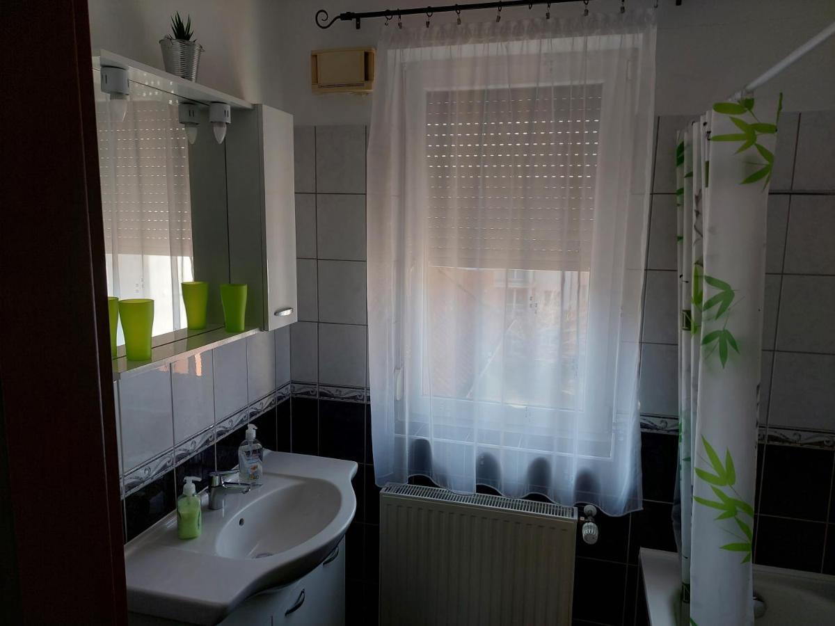 Samuci Apartman Hajduszoboszlo Luaran gambar
