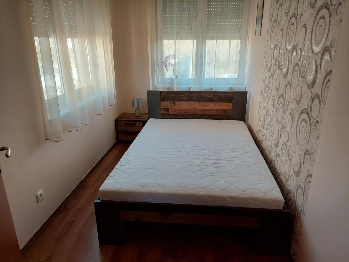 Samuci Apartman Hajduszoboszlo Luaran gambar
