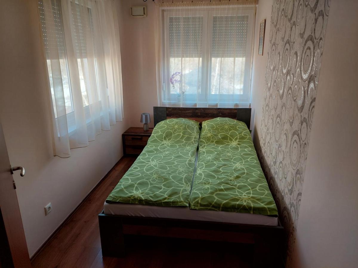 Samuci Apartman Hajduszoboszlo Luaran gambar