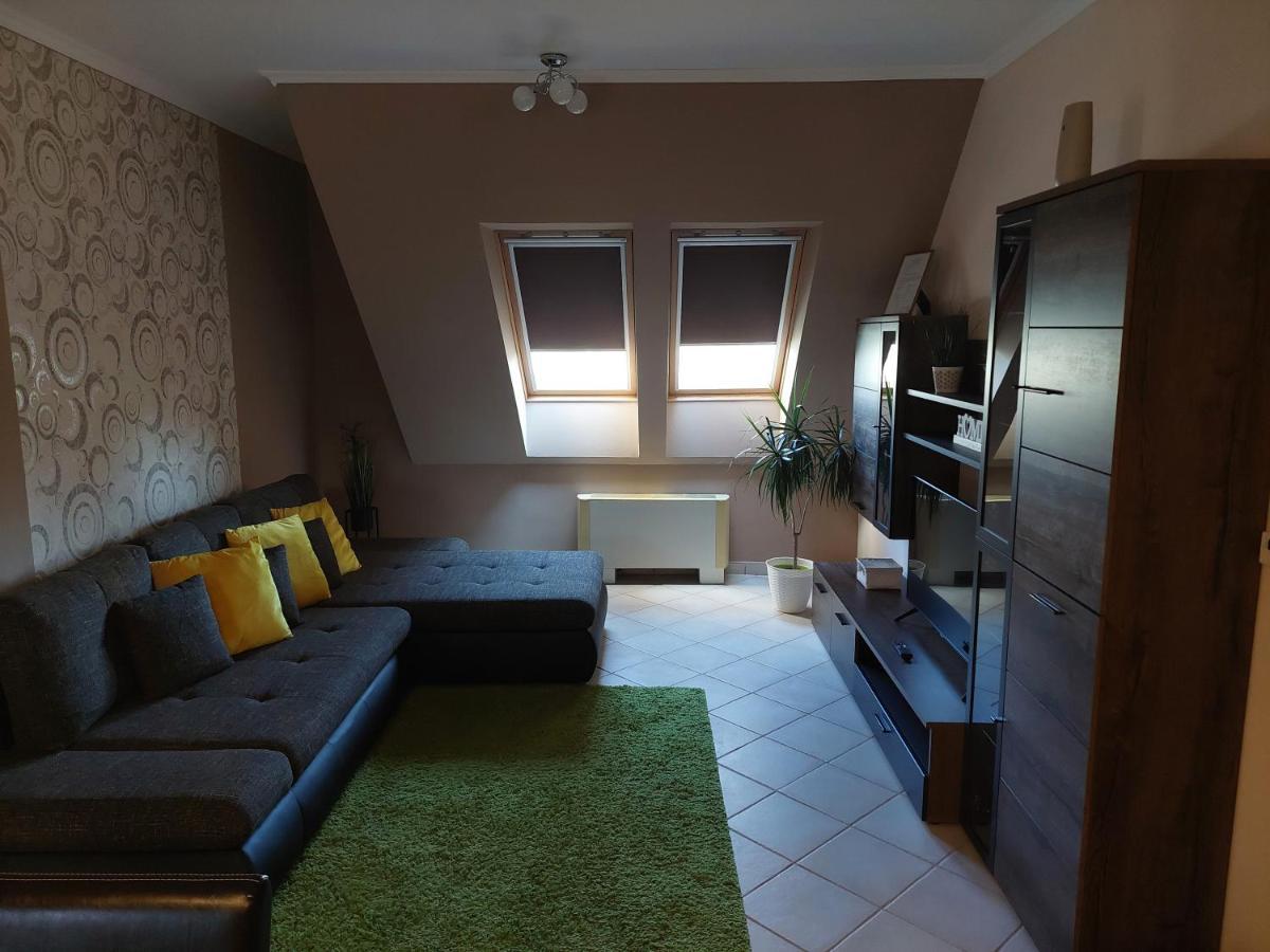 Samuci Apartman Hajduszoboszlo Luaran gambar