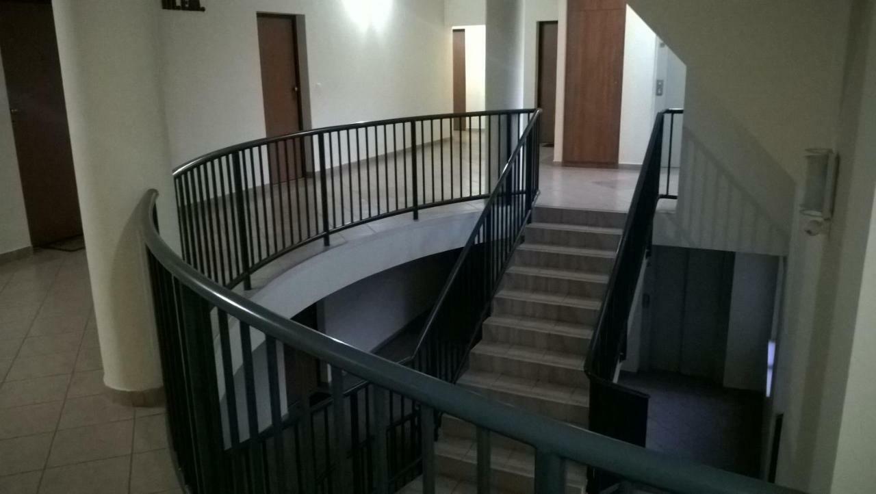 Samuci Apartman Hajduszoboszlo Luaran gambar