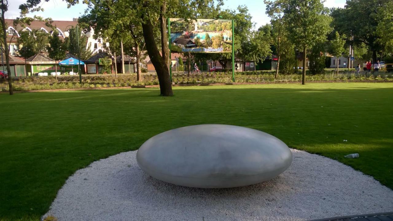Samuci Apartman Hajduszoboszlo Luaran gambar